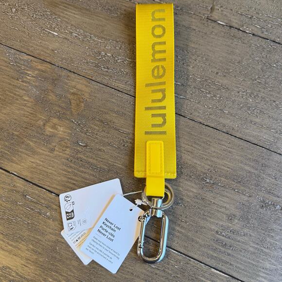 Lululemon Never Lost Keychain Maize Yellow Graphite Gray NWT - MZYW - Picture 2 of 6